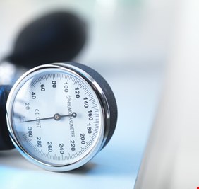 هل تعاني من انخفاض ضغط الدم؟ .. إليك أسباب وأعراض الحالة التي تحتاج إلى معرفتها