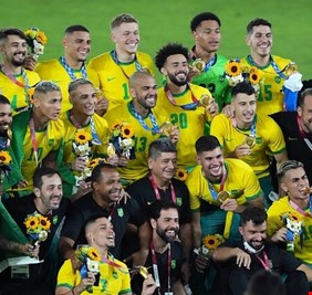 رونالدينيو يهنئ منتخب البرازيل بذهبية أولمبياد طوكيو ويكشف سر فوزه