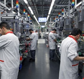 صنع في العراق.. مصانع جديدة في البصرة لتشجيع الإنتاج المحلي