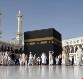 وزير سرائيلي يلمح الى (قرب) ادائه فريضة الحج في السعودية !