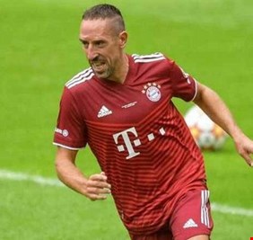 أحدث مفاجآت الميركاتو.. هل يعود فرانك ريبيري إلى بايرن ميونخ؟