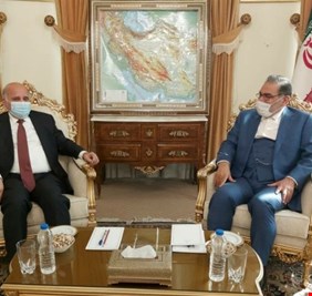 تفاصيل اجتماع فؤاد حسين مع علي شمخاني مسؤول الأمن القومي الإيراني