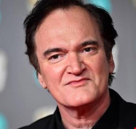 لسبب غريب.. المخرج كوينتن تارانتينو يحرم والدته من ثروته