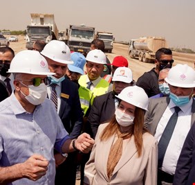 الكاظمي يبدأ أول شارع حولي في بغداد لفك زحام بغداد القاتل