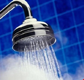 كم من الوقت يجب أن يستغرق استحمامك لتجنب المخاطر الصحية؟