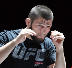 حبيب يفجر مفاجأة بعيدا عن عالم الفنون القتالية