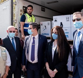 أمريكا تتبرع للعراق بملايين اللقاحات لكورونا، ووصول نصف مليون  لقاح كوجبة منها