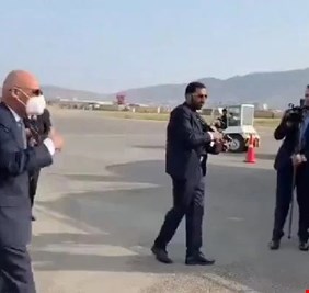 السفير الروسي في كابول يكشف اللحظات الأخيرة لهروب الرئيس غاني.. ترك الملايين على مدرج المطار!