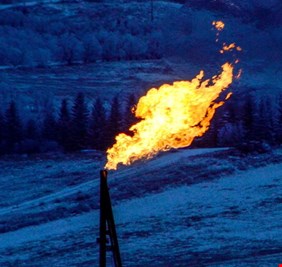 للجلسة الثالثة على التوالي.. أسعار النفط تتراجع