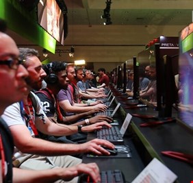 الصين تحارب إدمان ألعاب الفيديو وتثير سخط المراهقين