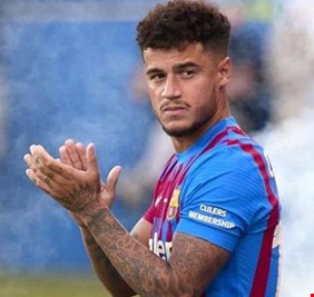 رسالة كومان تطمئن كوتينيو على مستقبله مع برشلونة