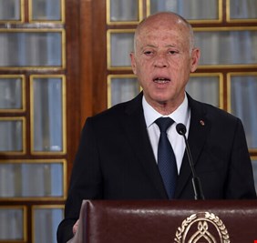 سعيد يمدد تجميد عمل برلمان تونس حتى إشعار آخر