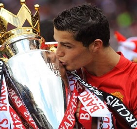 رسميا.. مانشستر يونايتد يعلن توصله لاتفاق لضم رونالدو