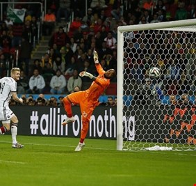 نجم منتخب ألمانيا يكشف سرا مثيرا عن مواجهة الجزائر في مونديال 2014