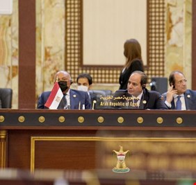 الرئيس المصري: نتابع  باهتمام بالغ إلى الإنجازات المهمة التي تحققت في العراق تحت قيادة الكاظمي