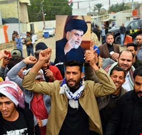التيار الصدري ينعش بعودته السباق الانتخابي، وانصاره يبدؤون بتحميل تطبيق الكتروني للتصويت المبرمج