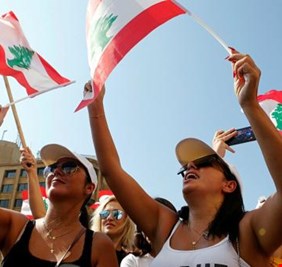 هل ترغب في زوجة لبنانية حلوة مجاناً ؟ لبنانيات يعرضن أنفسهن للزواج تحت هاشتاغ “تزوجني بلا مهر