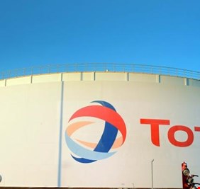 لماذا يتقبل العراقيون الاستثمارات الفرنسية دون حساسية، ولماذا تنال الترحيب دائما كما حصل بعد توقيع عقد(توتال)؟