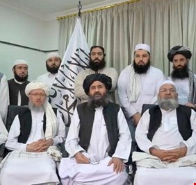 طالبان تشكل حكومة جديدة، نصف وزرائها كانوا في الحكومة السابقة