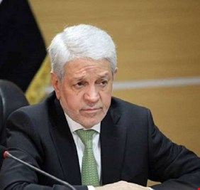 بسبب الدستور .. باقر جبر يثير الجدل وسياسي كردي يطالب بالتحقيق معه