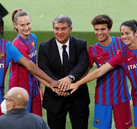 نجم برشلونة الشاب يضع شرطا قبل ارتداء رقم قميص ميسي 