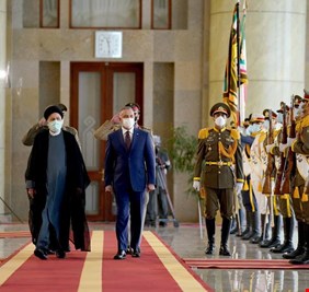 بالصور .. مراسم استقبال رسمية لرئيس الوزراء مصطفى الكاظمي في طهران