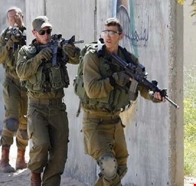 طعام من السجن وحلوى.. صحيفة عبرية تكشف تفاصيل جديدة عن فرار الأسرى الفلسطينيين