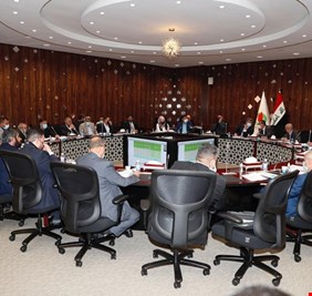 رغم اعتراضات البرلمان، والقضاء، 