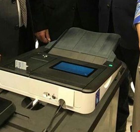 العراق يستخدم لأول مرة 70 الف جهاز تحقق الكتروني متطور في الانتخابات