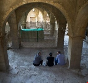 أشبه بأفلام هوليود .. صحيفة إسرائيلية تكشف عن تسلل مهندسين يهوديين لتنفيذ مهمة سرية في (القوش)