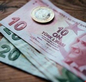 الليرة التركية تهوي إلى أدنى مستوى في التاريخ