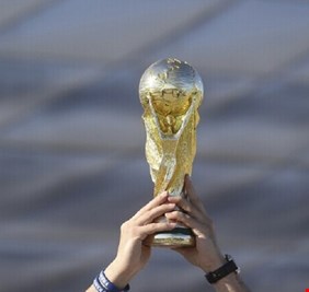 اليويفا يفتح النار على 