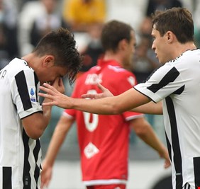 ديبالا يغادر مباراة سامبدوريا وهو يبكي