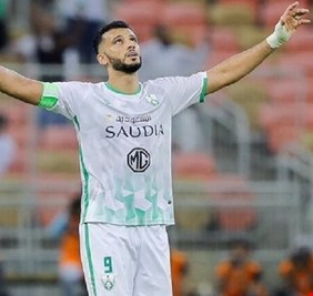 حقيقة إصابة المهاجم السوري عمر السومة بمرض لا علاج له