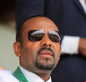 أبي أحمد يؤكد وقوف إثيوبيا إلى جانب السودان 