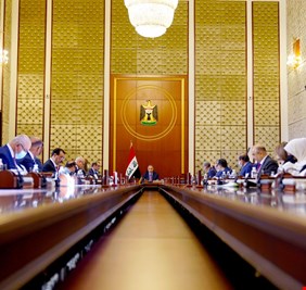 الكاظمي يشيد بموقف المرجعية ويؤكد استكمال الاستحقاق الوطني