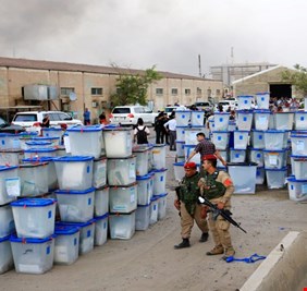 هل تعرف كيف ستنقل صناديق الاقتراع، ومن هي  التي تنقل الى بغداد دون غيرها ؟ المفوضية تجيب :