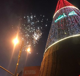 بغداد الآن في عرس .. احتفالات .. واطلاق العاب نارية في سماء العاصمة