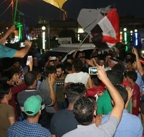 بالفيديو .. احتفالات في ساحة الحبوبي في الناصرية بمناسبة فوز علاء الركابي والتيار الصدري