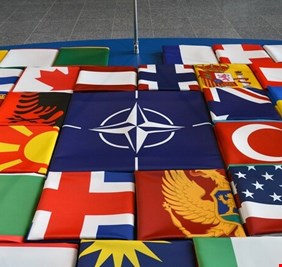 ستولتنبرغ: التنمية الاقتصادية الصينية المتزايدة تشكل تهديدا للناتو