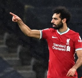 إطلاق دعوة لمنح محمد صلاح الكرة الذهبية .. بعد حملات دعم بنزيما