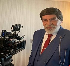 بعد إشاعة عن وفاته.. الفنان ياسر العظمة: 