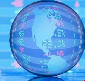 التضخم المرعب يربك العالم.. هل تفتح البنوك المركزية خزائن القسوة؟