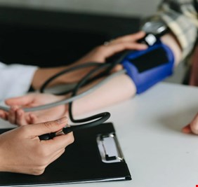 مكوّن غذائي ينبغي تجنبه لخفض ضغط الدم