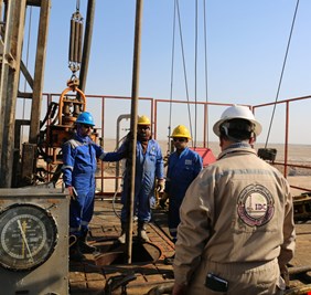 مع الارتفاع الملحوظ في اسعار النفط.. العراق يطلق حفر 96  بئراً انتاجية جديدة