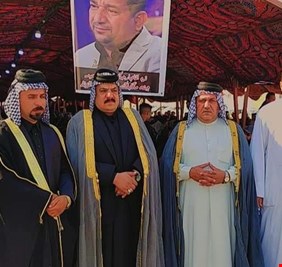 بالفيديو والصور .. عشائر العراق وشعراؤها  (ومهوالوها) يستعرضون بالبيارق والقصائد والهوسات مآثر الشاعر الراحل سمير صبيح