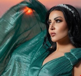 سمية الخشاب تواصل تعليقاتها المثيرة للجدل عن الدوري الإنجليزي