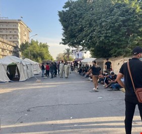 فيديو .. سائق تاكسي يكشف حقيقة صادمة عن متظاهري المنطقة الخضراء .. من هم ؟