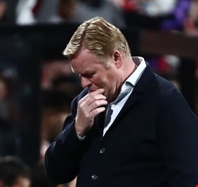 رسميا.. برشلونة يقيل مدربه كومان