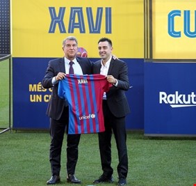 رسميا.. برشلونة يقدم مدربه الجديد تشافي